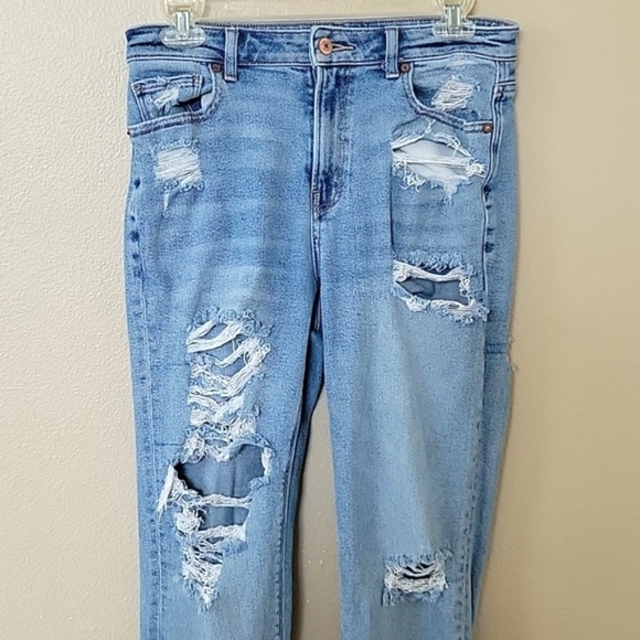 American Eagle Ripped Distressed Mom Jeans - Size 4 X-Long - Picture 2 of 11